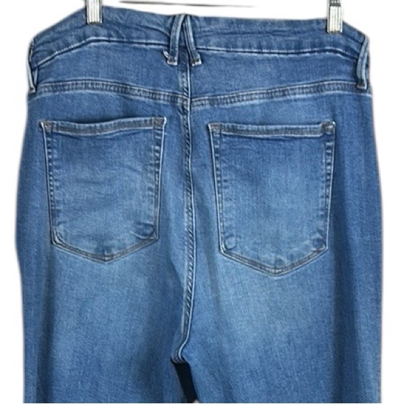 Good American Blue Flare Jeans - Picture 5 of 10